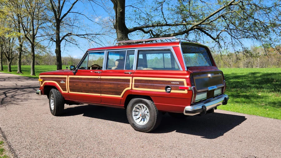 1986 Jeep SJ Grand Wagoneer - Image 5 of 24
