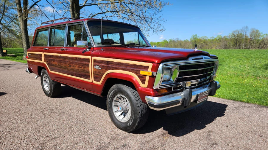 1986 Jeep SJ Grand Wagoneer - Image 4 of 24