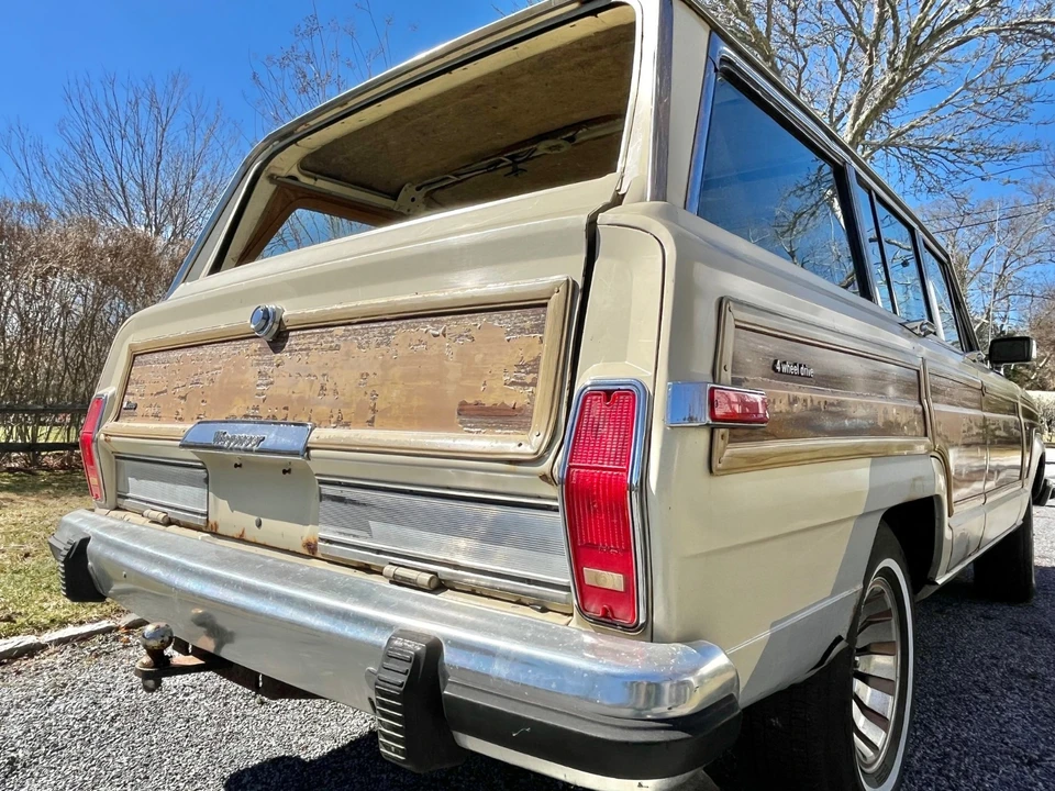 1986 Jeep SJ Grand Wagoneer - Image 6 of 21