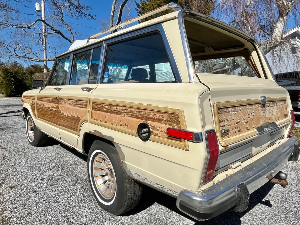 1986 Jeep SJ Grand Wagoneer - Image 4 of 21