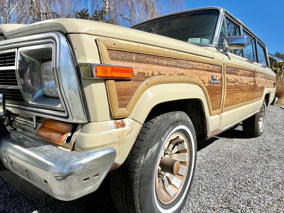1986 Jeep SJ Grand Wagoneer - Image 8 of 21