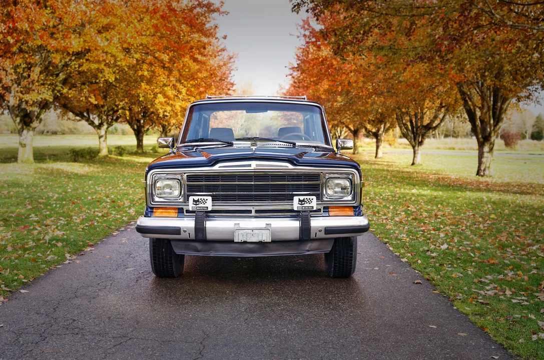 1986 Jeep SJ Grand Wagoneer - Image 5 of 31