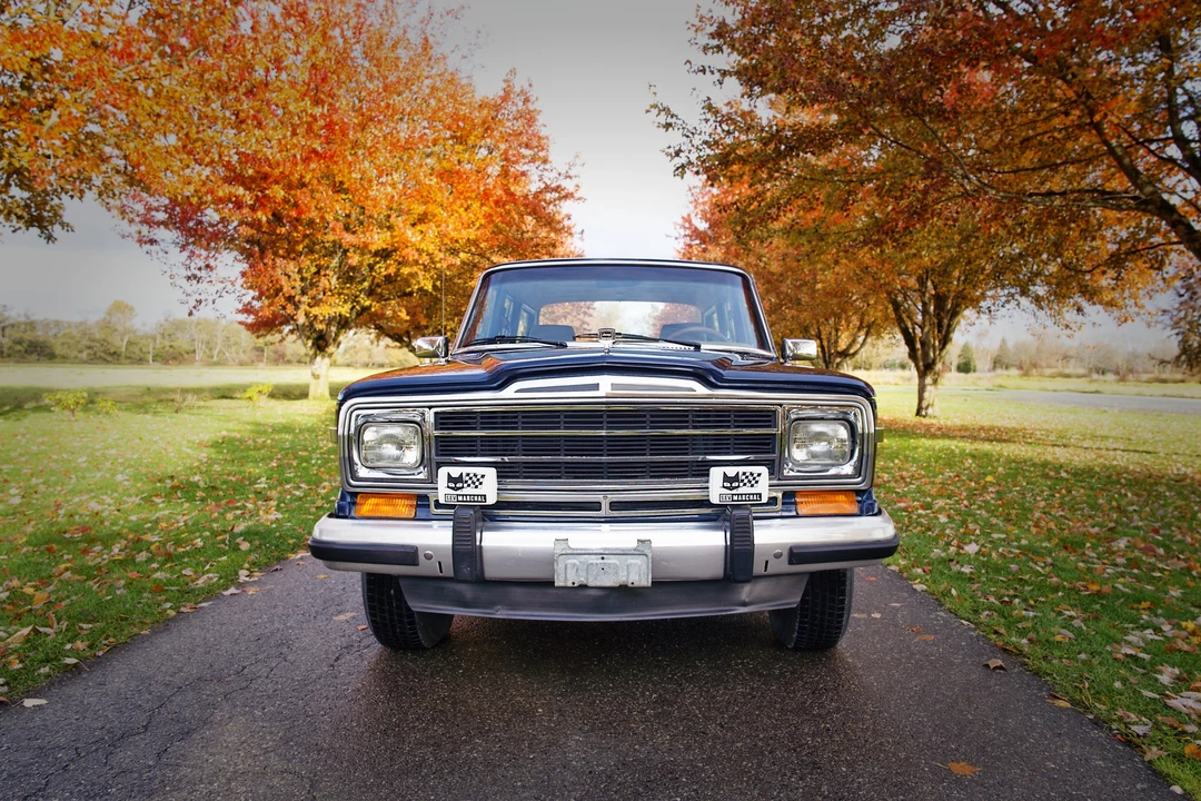 1986 Jeep SJ Grand Wagoneer - Image 6 of 31
