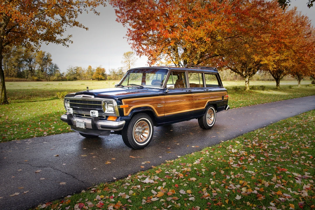 1986 Jeep SJ Grand Wagoneer - Image 4 of 31