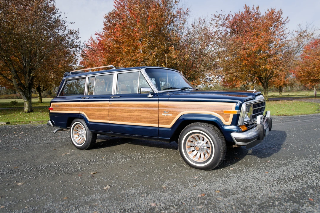 1986 Jeep SJ Grand Wagoneer - Image 8 of 31