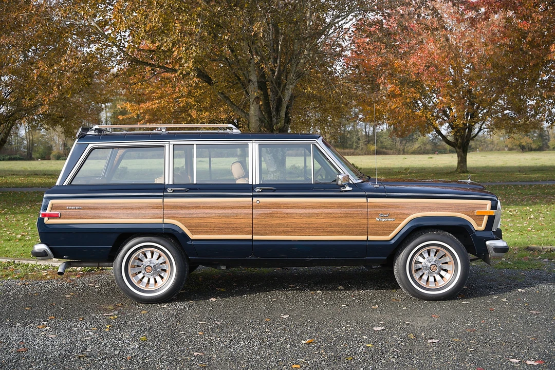 1986 Jeep SJ Grand Wagoneer - Image 9 of 31