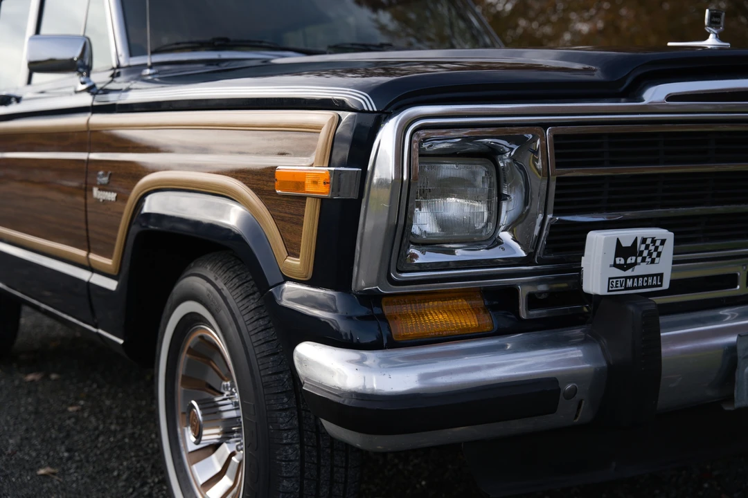 1986 Jeep SJ Grand Wagoneer - Image 17 of 31