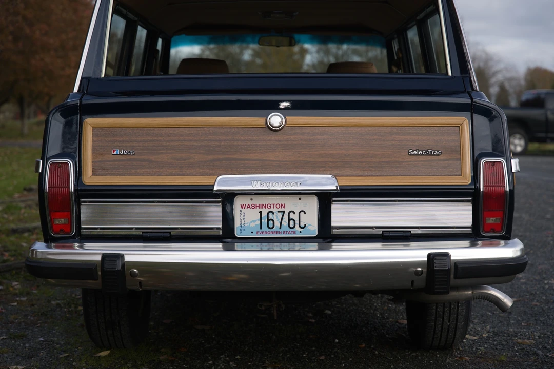 1986 Jeep SJ Grand Wagoneer - Image 20 of 31