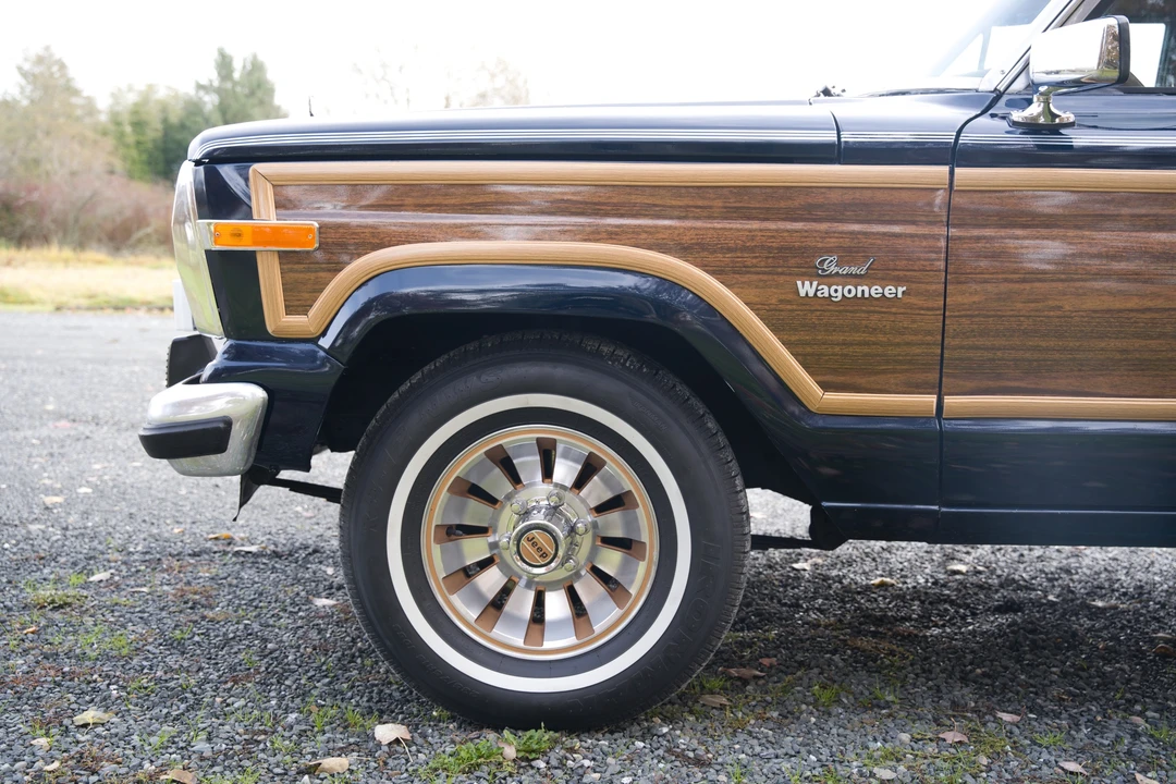 1986 Jeep SJ Grand Wagoneer - Image 12 of 31