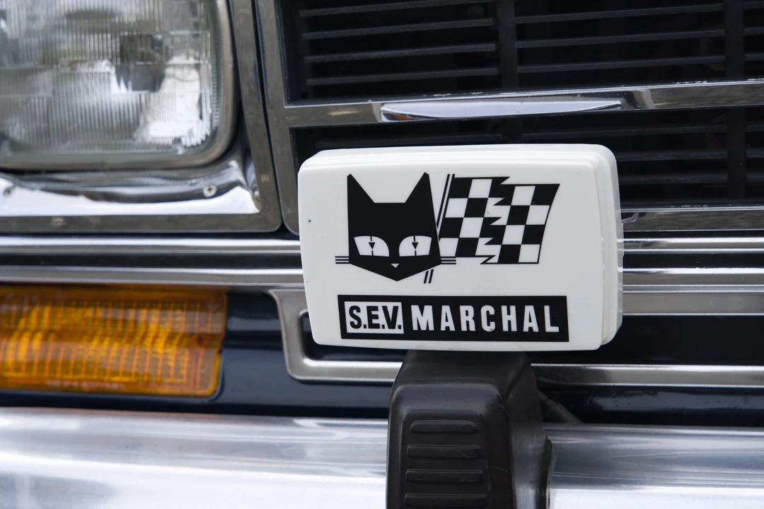 1986 Jeep SJ Grand Wagoneer - Image 25 of 31