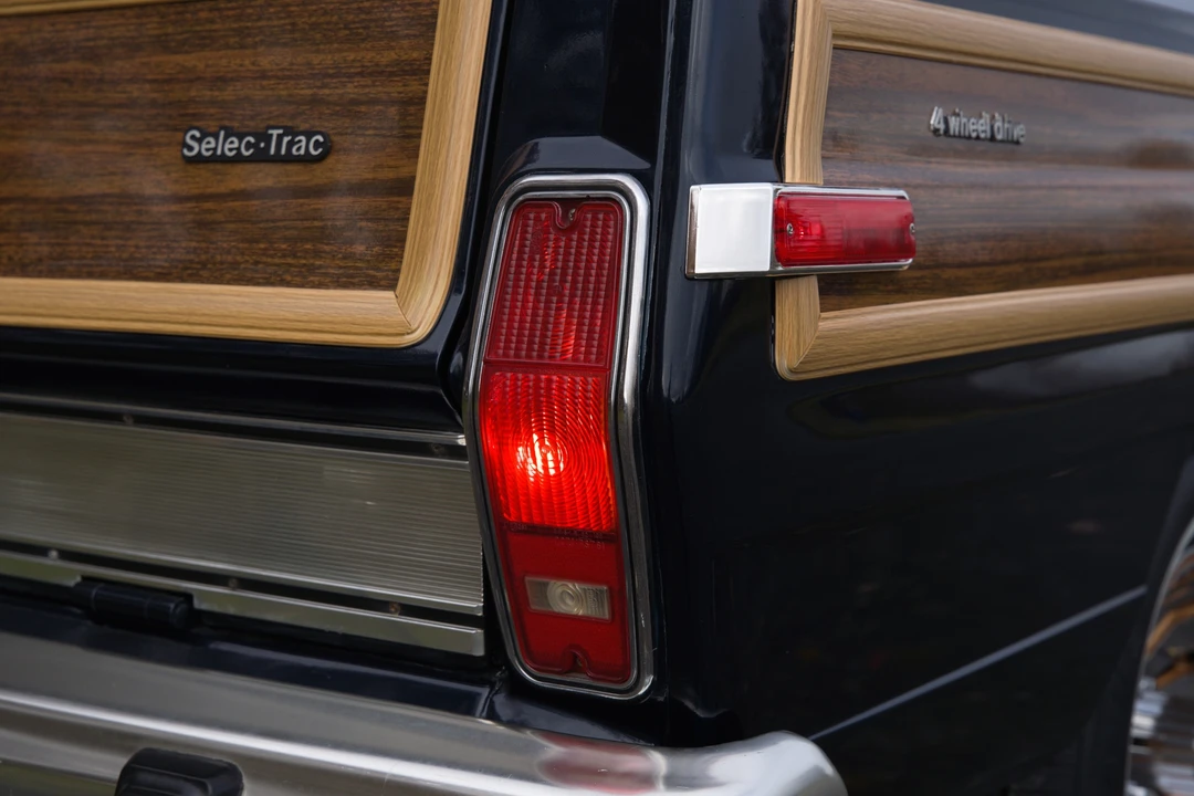 1986 Jeep SJ Grand Wagoneer - Image 22 of 31