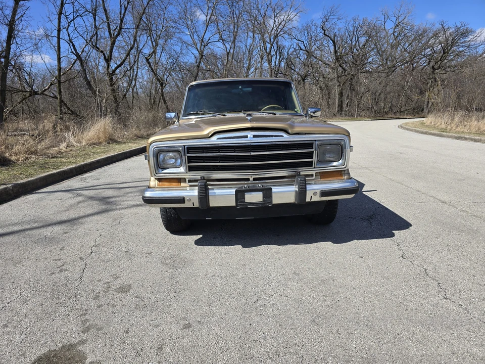 1986 Jeep SJ Grand Wagoneer - Image 5 of 31