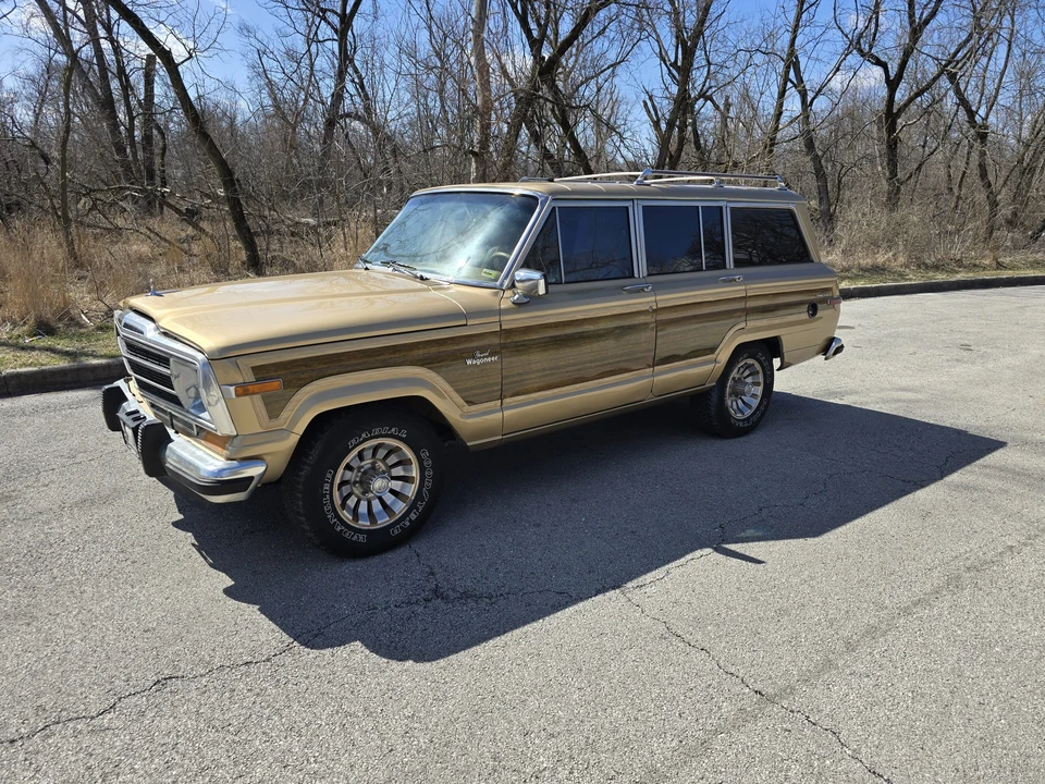 1986 Jeep SJ Grand Wagoneer - Image 2 of 31