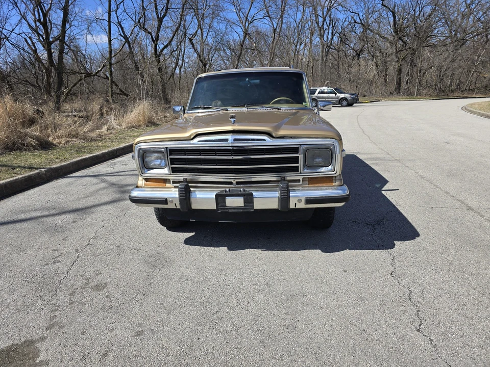 1986 Jeep SJ Grand Wagoneer - Image 4 of 31