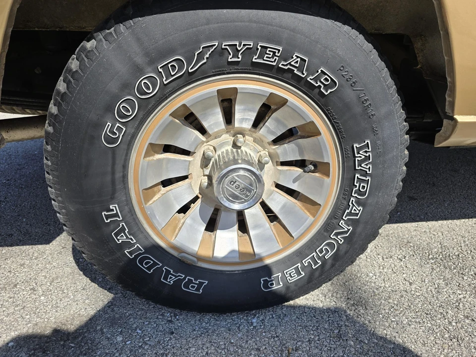 1986 Jeep SJ Grand Wagoneer - Image 23 of 31