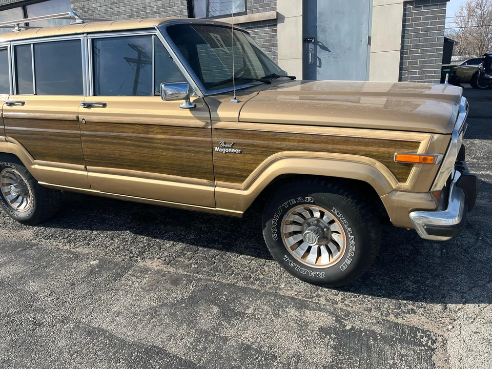 1986 Jeep SJ Grand Wagoneer - Image 17 of 31