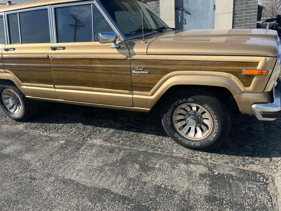 1986 Jeep SJ Grand Wagoneer - Image 19 of 31