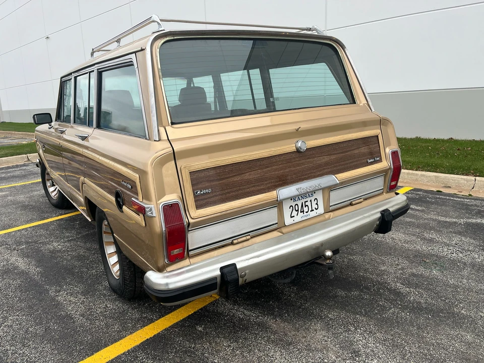 1986 Jeep SJ Grand Wagoneer - Image 7 of 31