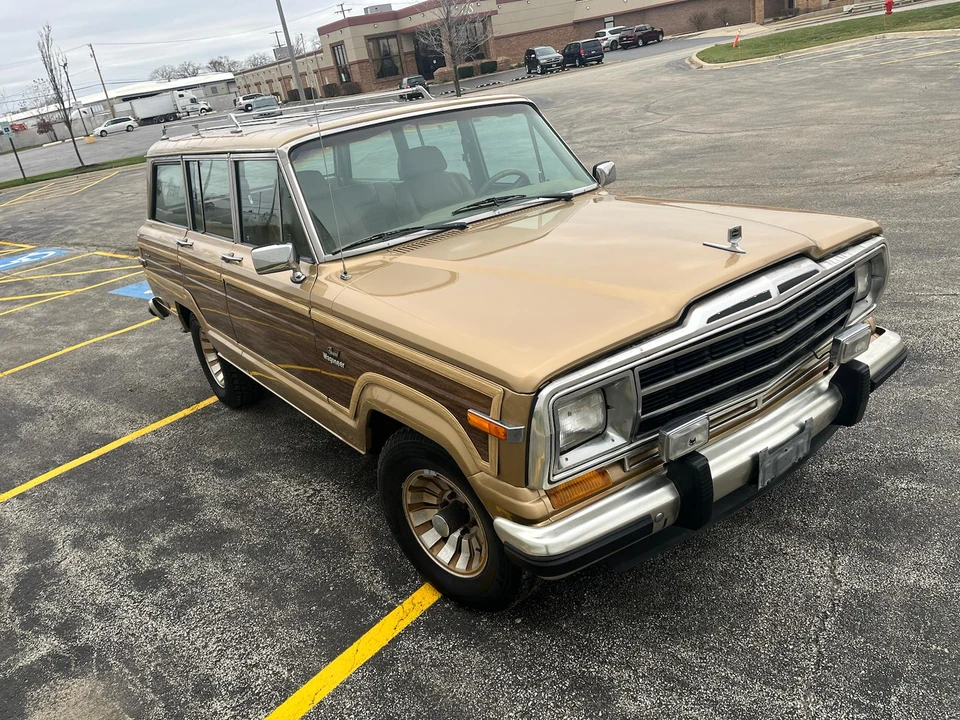 1986 Jeep SJ Grand Wagoneer - Image 3 of 31