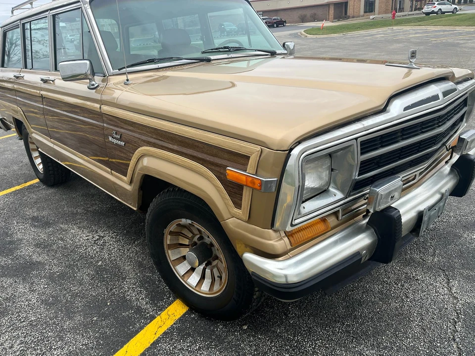1986 Jeep SJ Grand Wagoneer - Image 16 of 31
