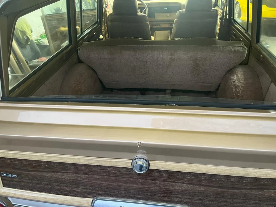 1986 Jeep SJ Grand Wagoneer - Image 31 of 31