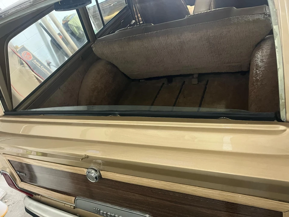 1986 Jeep SJ Grand Wagoneer - Image 30 of 31