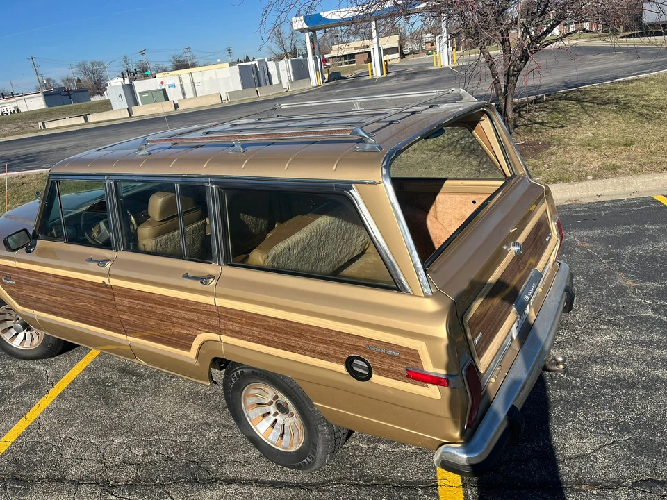 1986 Jeep SJ Grand Wagoneer - Image 21 of 31