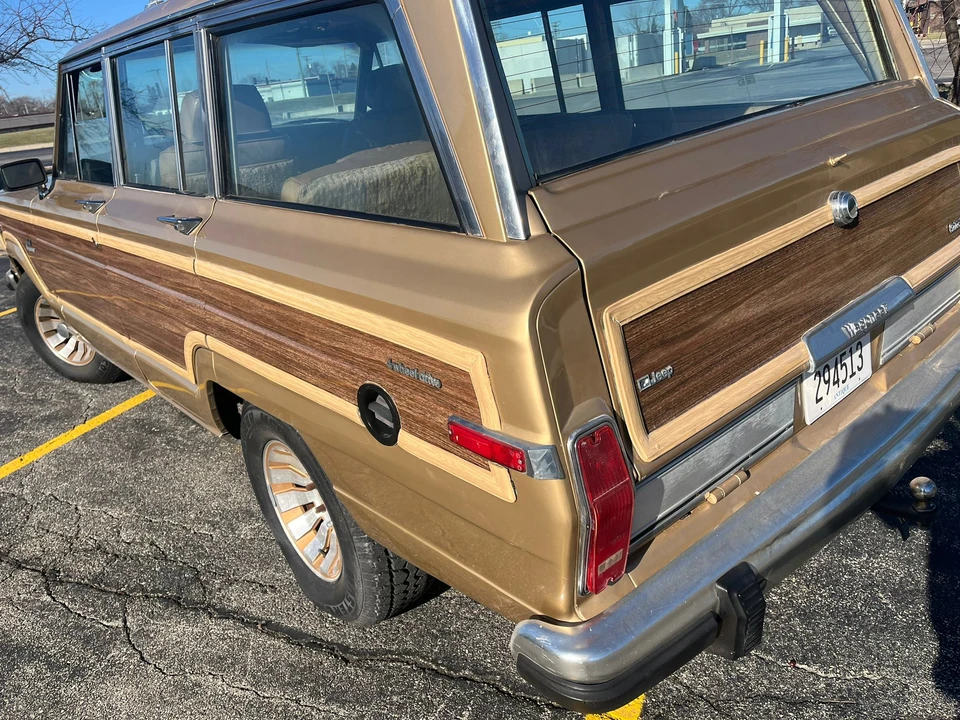 1986 Jeep SJ Grand Wagoneer - Image 20 of 31