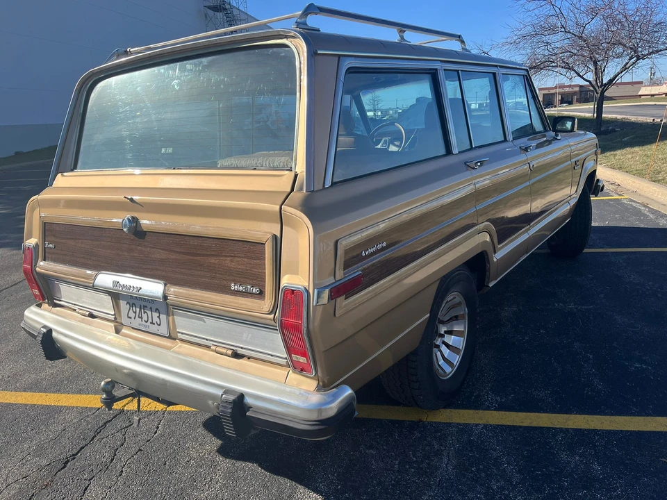 1986 Jeep SJ Grand Wagoneer - Image 6 of 31
