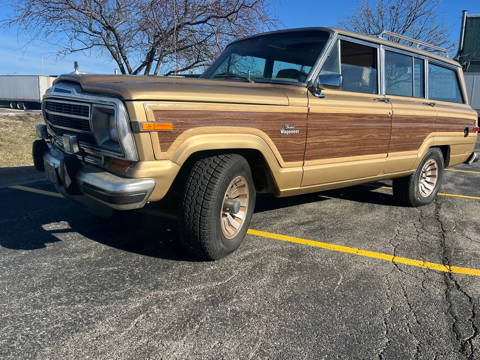 1986 Jeep SJ Grand Wagoneer - Image 10 of 31