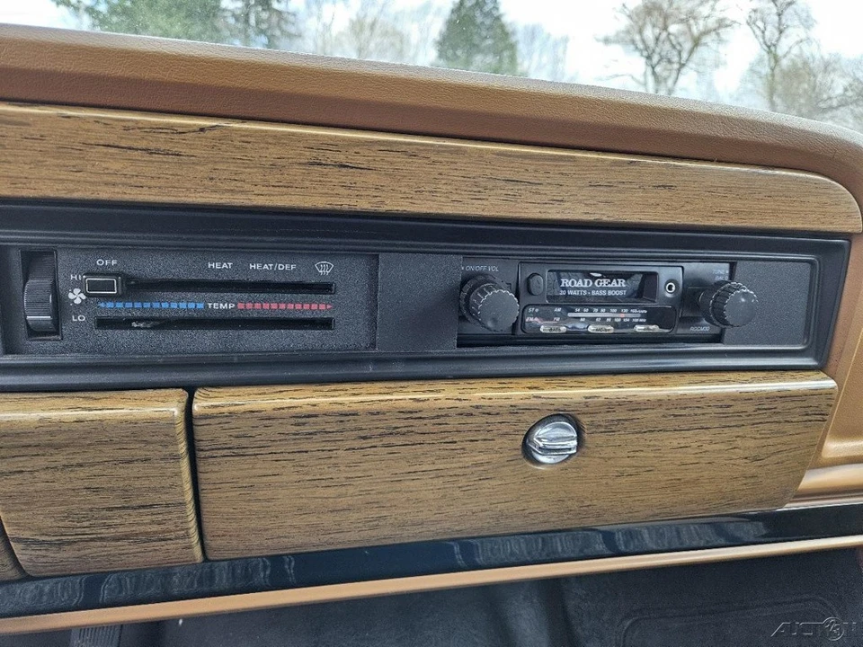 1986 Jeep Comanche - Image 9 of 13