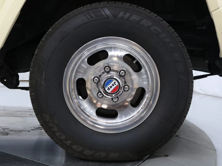 1986 Jeep SJ Gladiator - Image 9 of 31