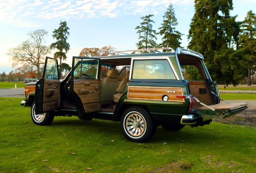 1986 Jeep SJ Wagoneer - Image 8 of 21