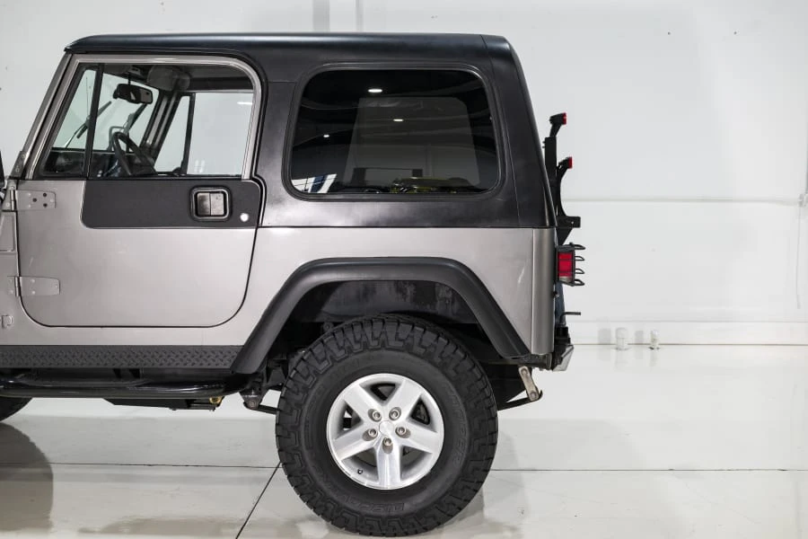 1986 Jeep Wrangler - Image 10 of 31