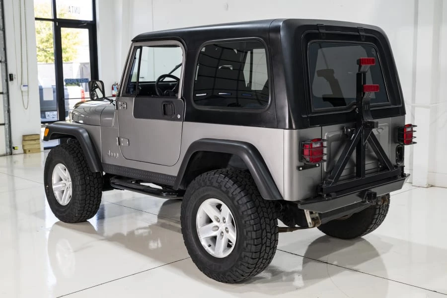 1986 Jeep Wrangler - Image 15 of 31
