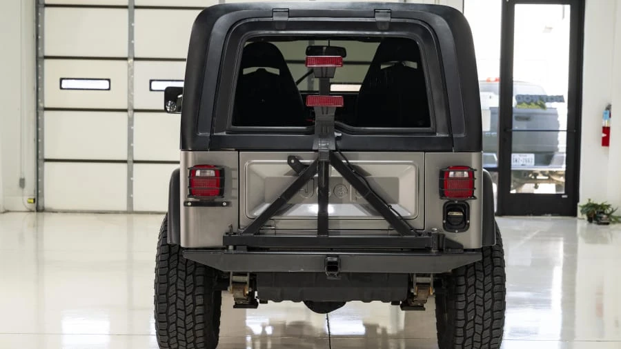 1986 Jeep Wrangler - Image 5 of 31
