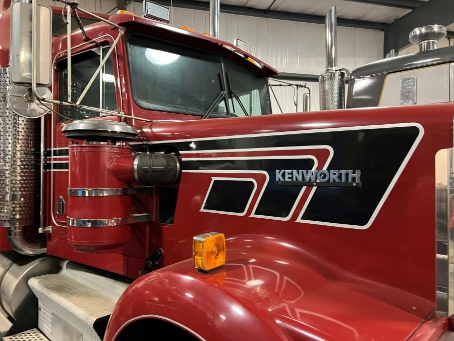 1986 Kenworth W900 - Image 2 of 3