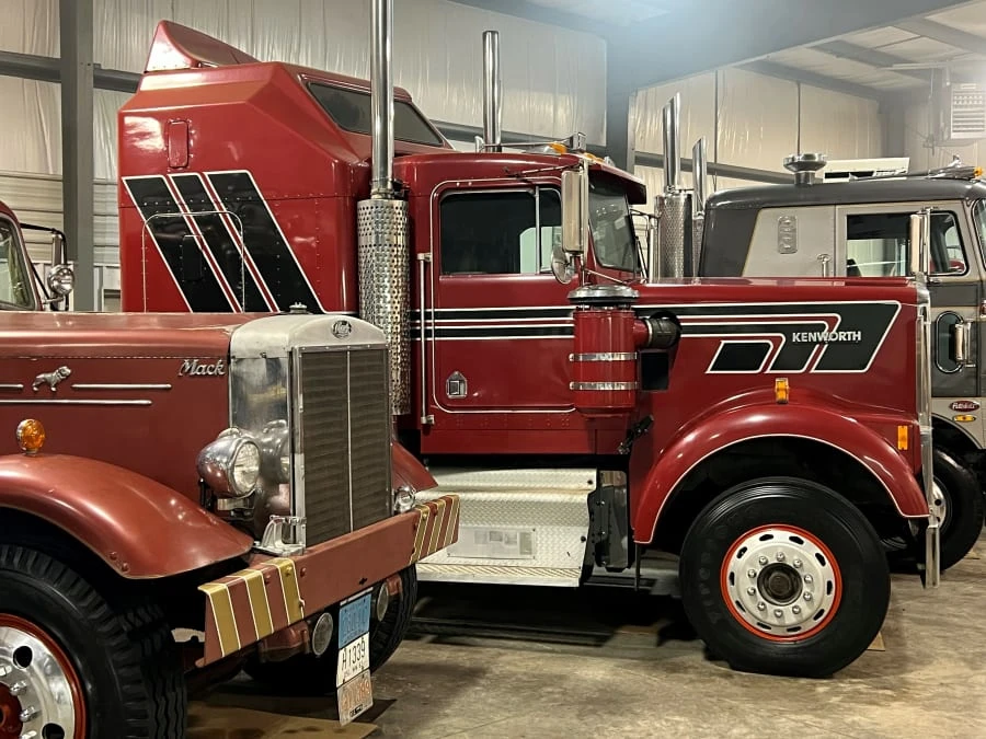 1986 Kenworth W900 - Image 3 of 3
