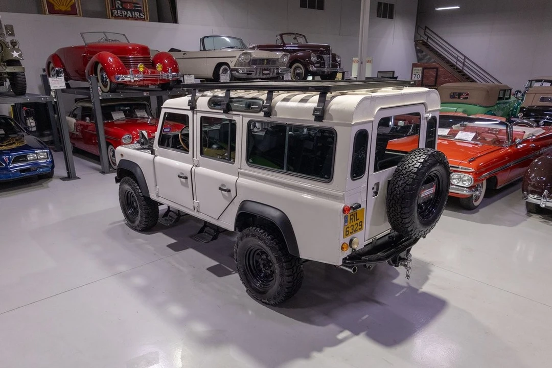 1986 Land Rover Defender 110 - Image 13 of 31