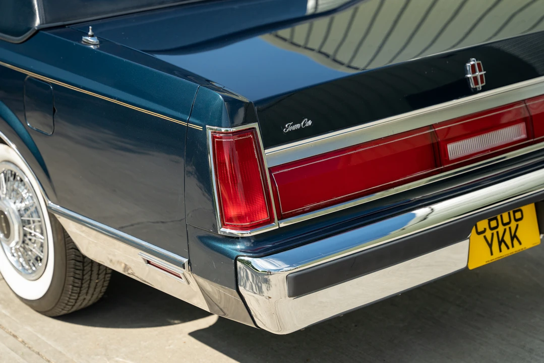 1986 Lincoln Town Car - Image 28 of 31