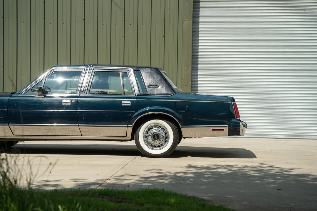 1986 Lincoln Town Car - Image 31 of 31