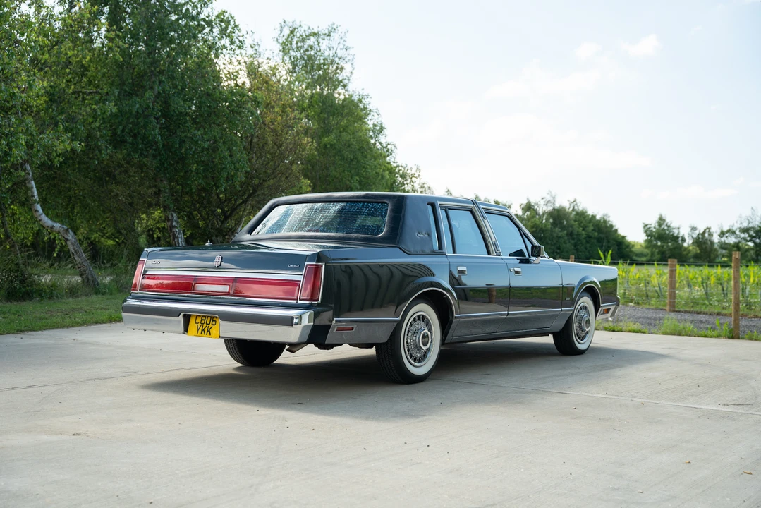 1986 Lincoln Town Car - Image 8 of 31