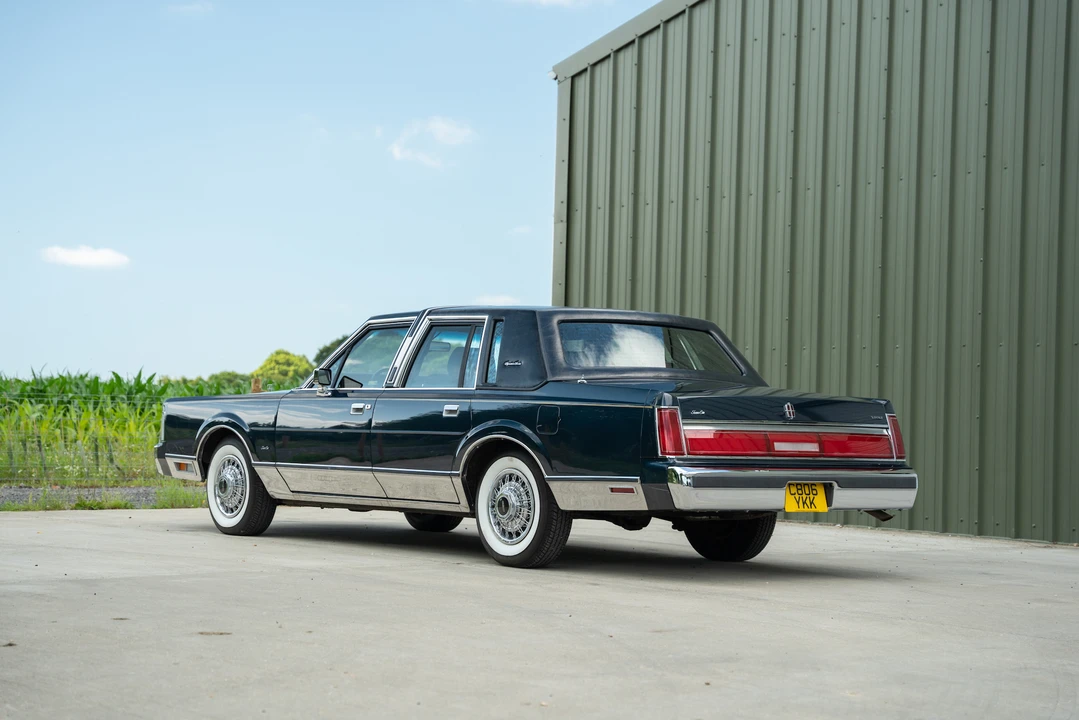1986 Lincoln Town Car - Image 12 of 31