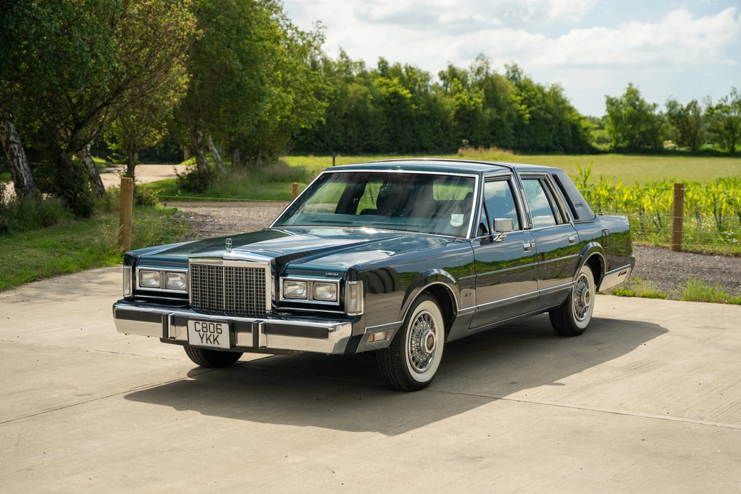 1986 Lincoln Town Car - Image 19 of 31