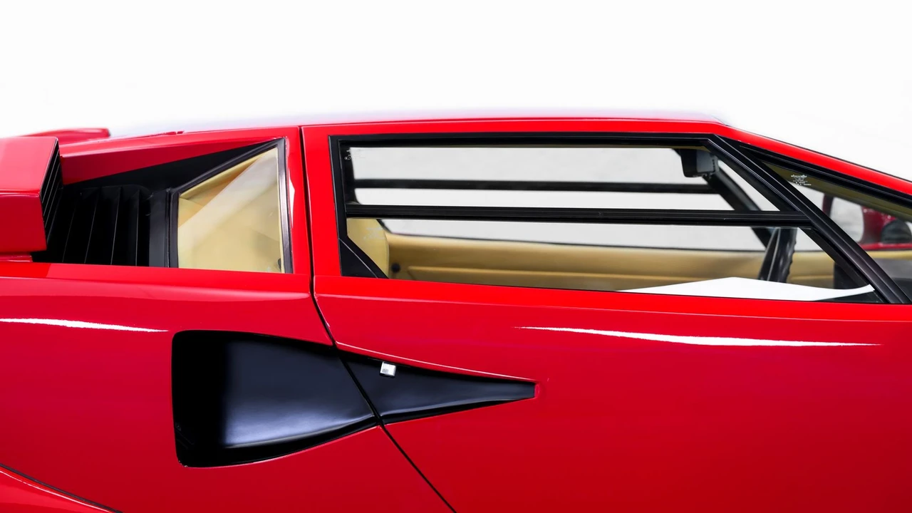 1986 Lamborghini Countach LP5000 Quattrovalvole - Image 27 of 31
