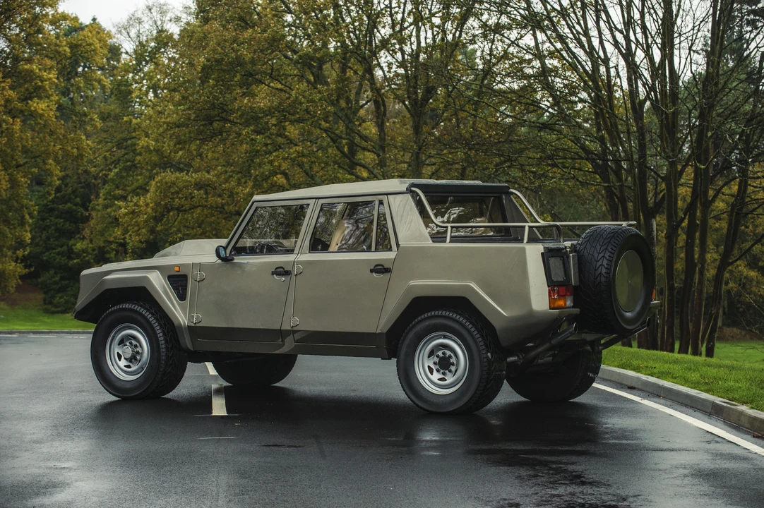 1986 Lamborghini LM002 - Image 10 of 18