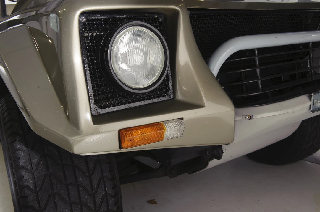 1986 Lamborghini LM002 - Image 2 of 18