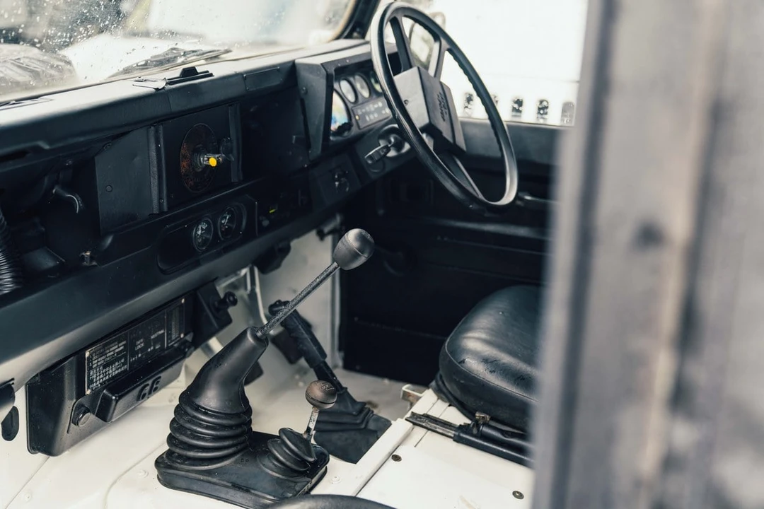 1986 Land Rover Defender 110 - Image 13 of 30