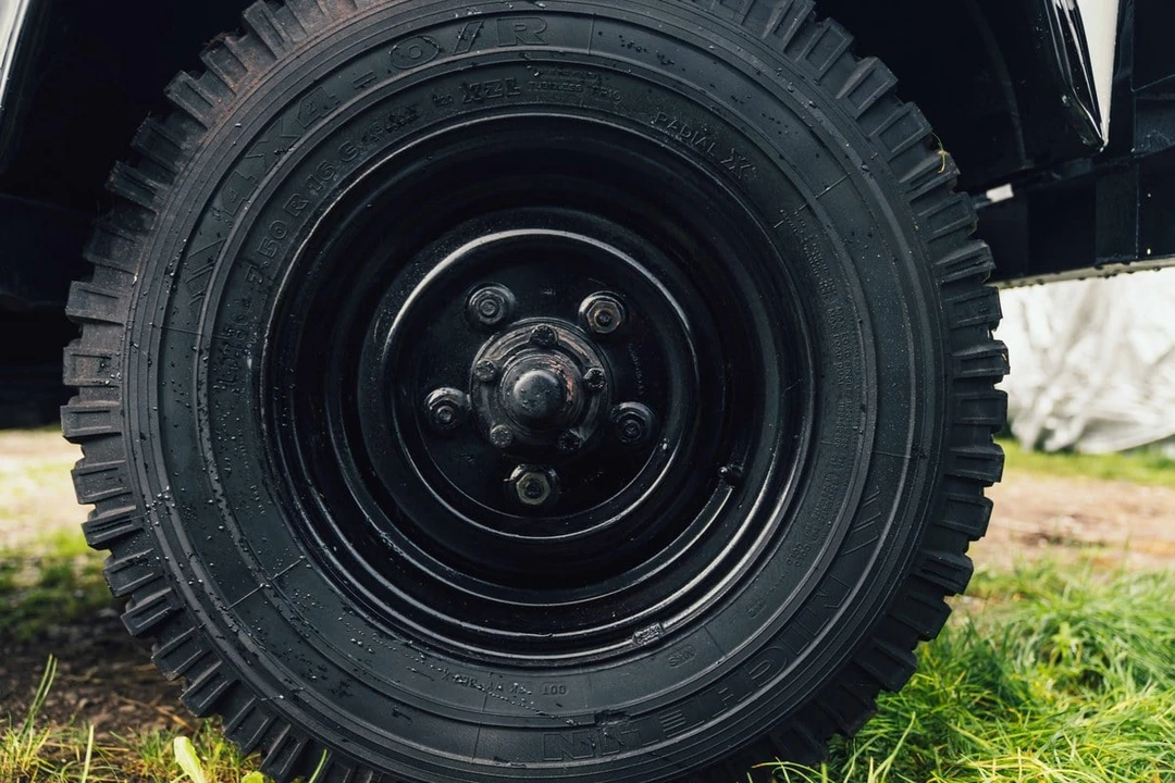 1986 Land Rover Defender 110 - Image 10 of 30