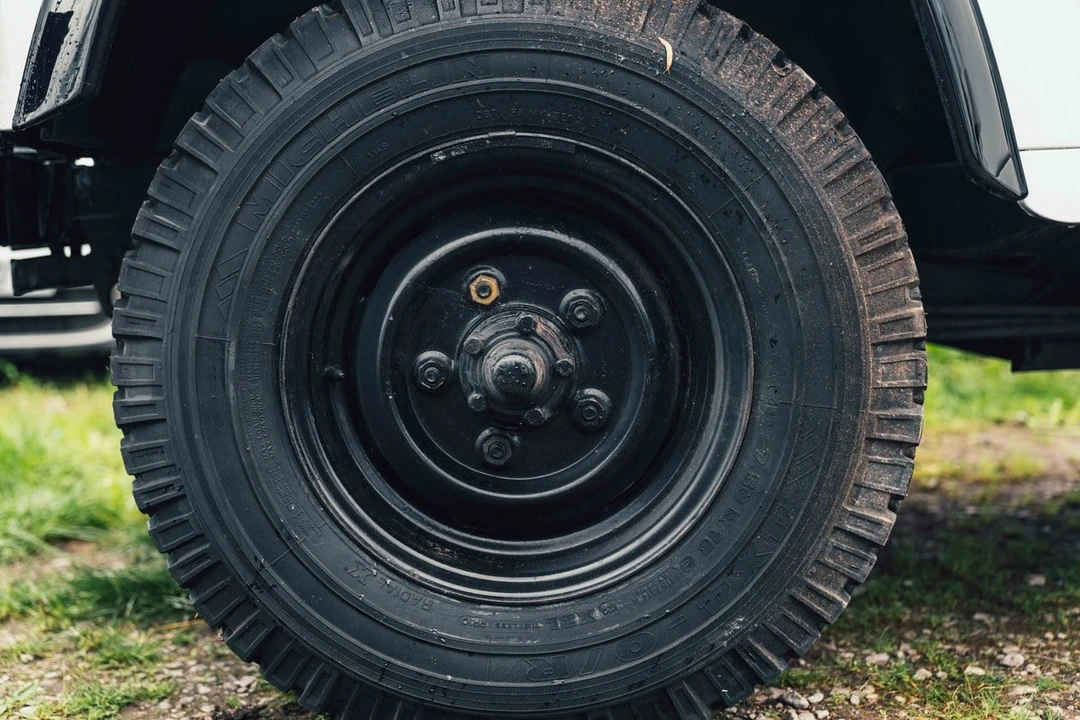1986 Land Rover Defender 110 - Image 11 of 30
